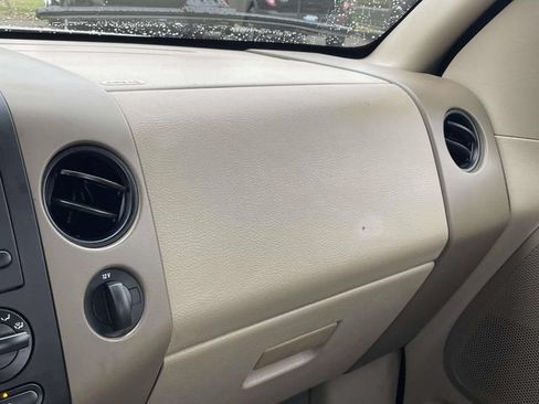 Used 2005 Ford F150 XL RWD image 28