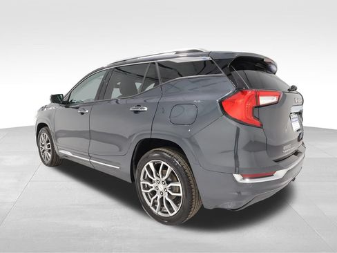 Used 2022 GMC Terrain Denali w/ Denali Premium Package AWD/4WD image 2
