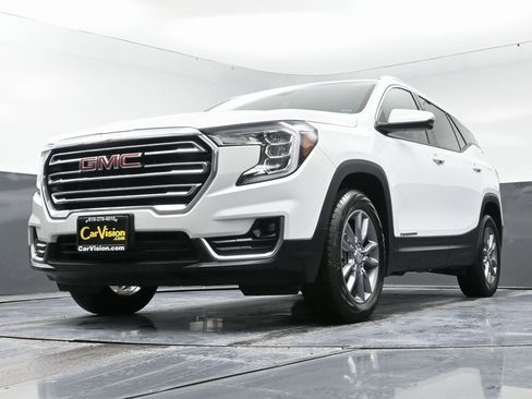 Used 2024 GMC Terrain SLT image 48