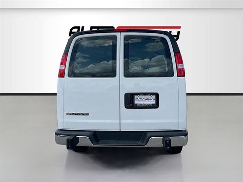Used 2024 Chevrolet Express 2500 Work Van w/ Driver Convenience Package image 6