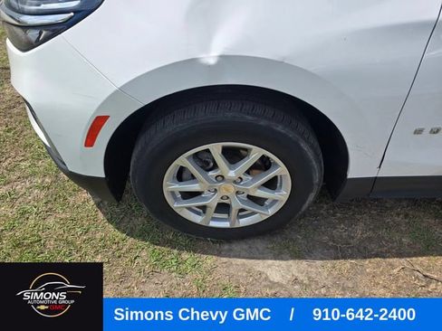 Used 2022 Chevrolet Equinox LT FWD image 2