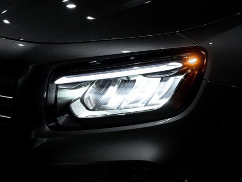 New 2026 Mercedes-Benz GLB 250 250 SUV image 8