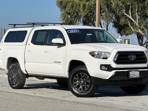 Used 2021 Toyota Tacoma SR5 image 2