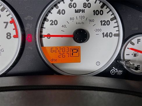 Used 2020 Nissan Frontier PRO-4X image 12