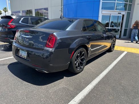 Used 2019 Chrysler 300 Touring w/ Sport Appearance Package RWD image 7