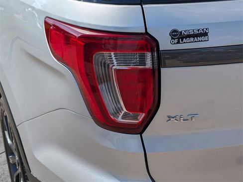 Used 2018 Ford Explorer XLT w/ Equipment Group 202A image 13