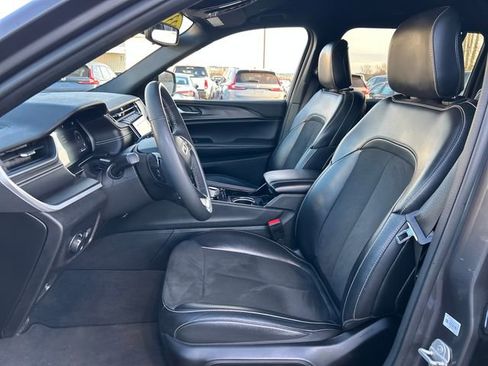 Used 2023 Jeep Grand Cherokee L Altitude image 20