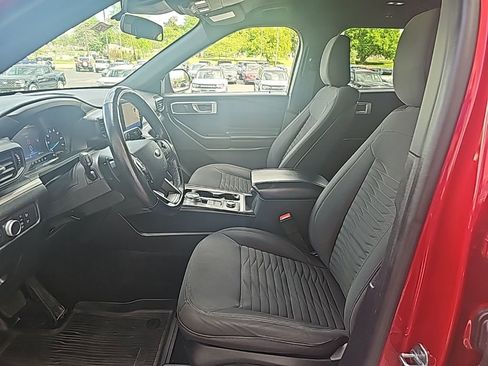 Used 2020 Ford Explorer XLT AWD/4WD image 9