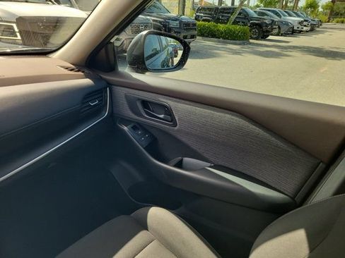 Certified 2023 Nissan Rogue S FWD image 12