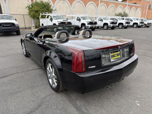 Used 2006 Cadillac XLR RWD image 11