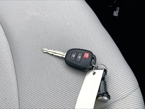 Used 2026 Toyota Corolla Cross L FWD image 11