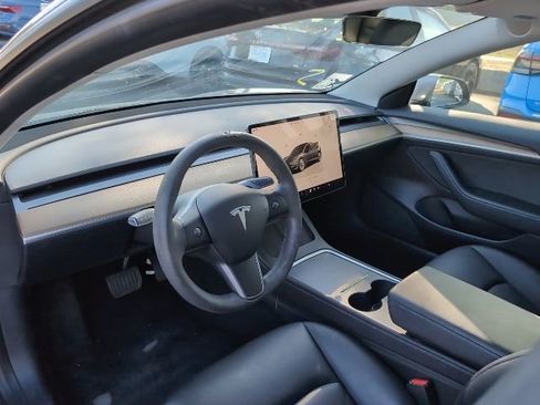 Used 2022 Tesla Model 3 Standard Range RWD image 8