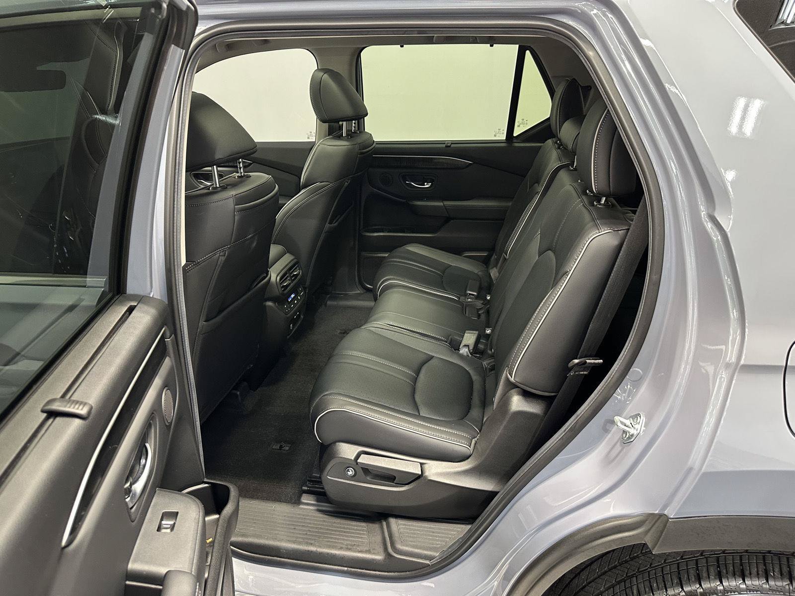 Certified 2025 Honda Pilot Elite image 31