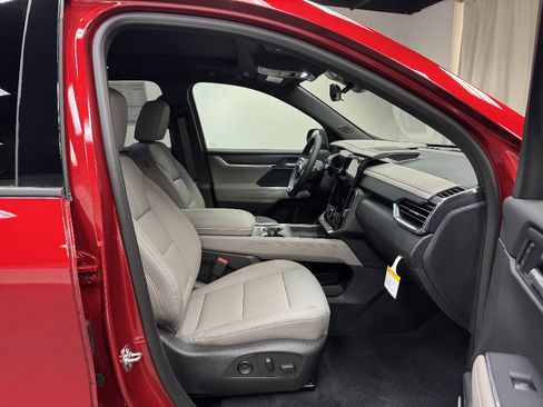 New 2026 GMC Acadia Elevation w/ Elevation Premium Package image 17