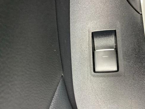 Used 2022 Toyota RAV4 XLE image 35