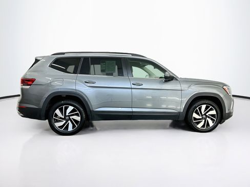 Used 2025 Volkswagen Atlas SE AWD/4WD image 10