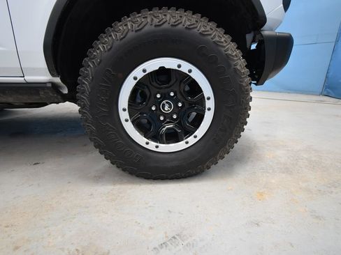 Used 2023 Ford Bronco Badlands w/ Sasquatch Package image 37