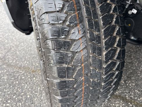 Used 2025 GMC Sierra 1500 SLT image 37