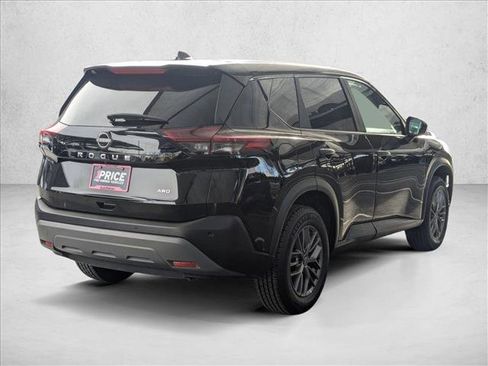 Used 2023 Nissan Rogue S image 5