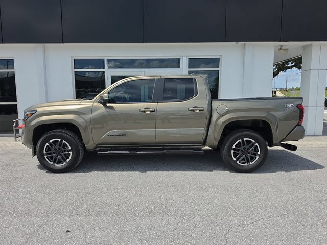 Used 2024 Toyota Tacoma TRD Sport w/ TRD Sport Upgrade Package RWD image 4