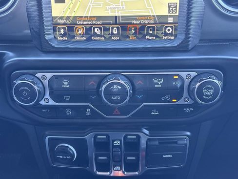 Used 2023 Jeep Wrangler Sahara image 23