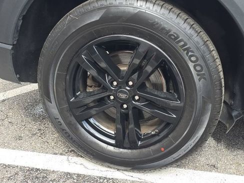 Used 2023 Ford Explorer XLT w/ Equipment Group 202A image 11