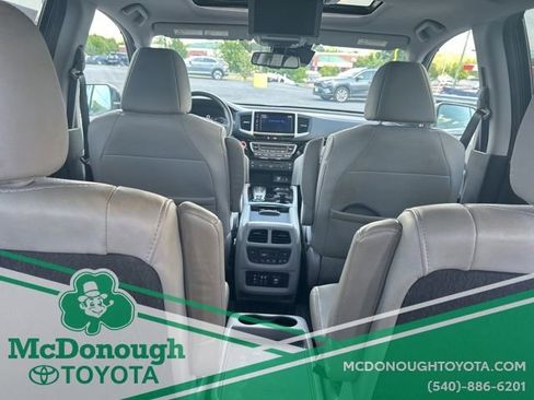 Used 2017 Honda Pilot Elite image 4