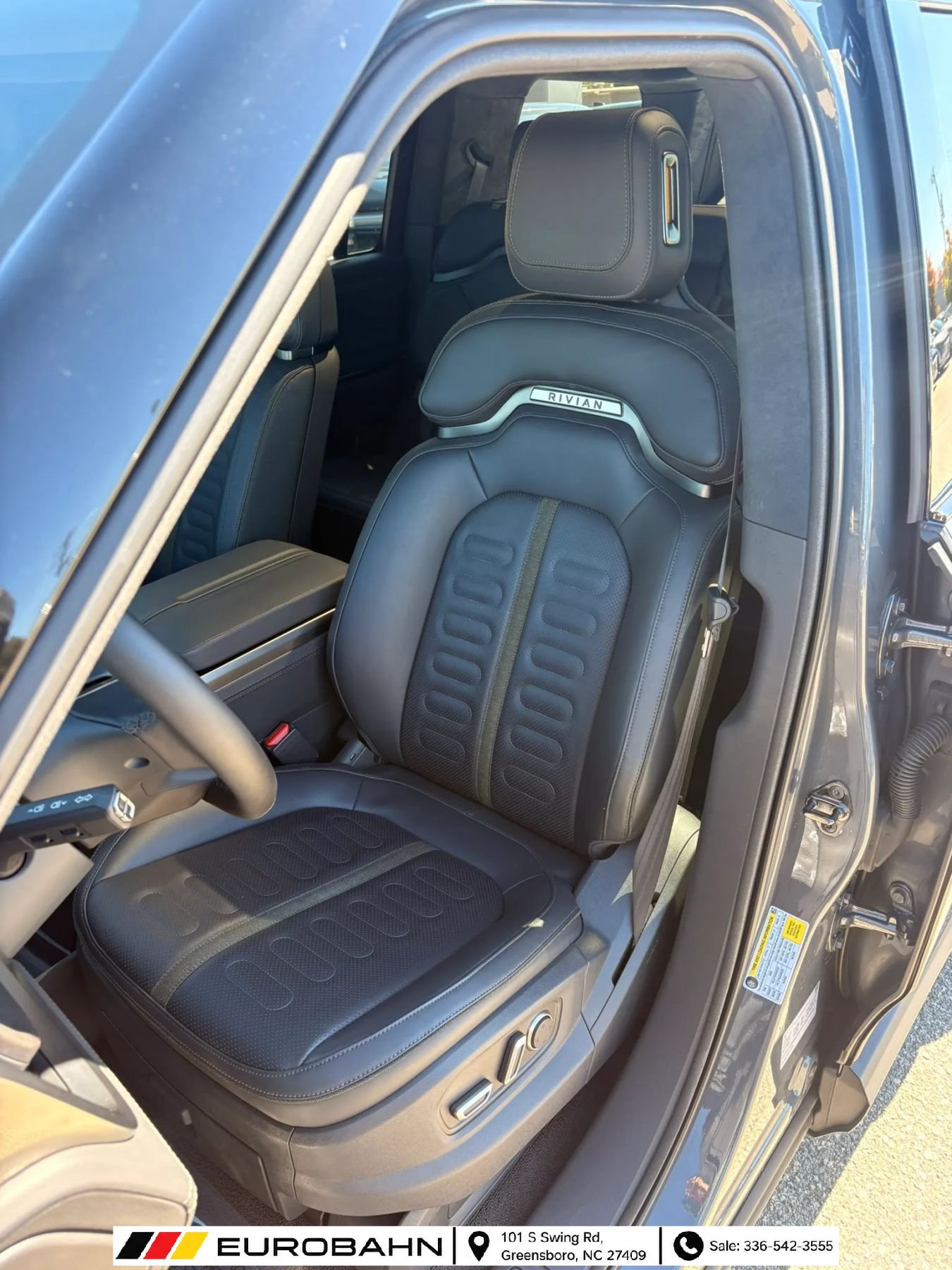 Used 2025 Rivian R1S Adventure Dual AWD/4WD image 6