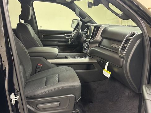 New 2026 RAM 1500 4x4 Crew Cab image 29