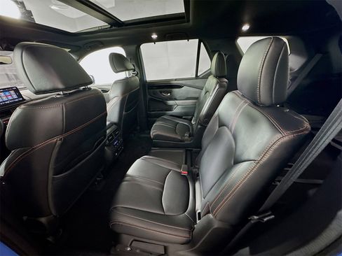 Used 2025 Honda Pilot TrailSport image 22