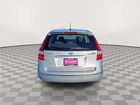 Used 2010 Hyundai Elantra GLS image 7