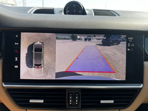 Used 2022 Porsche Cayenne Platinum Edition image 33