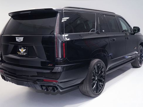 Used 2026 Cadillac Escalade ESV V image 5