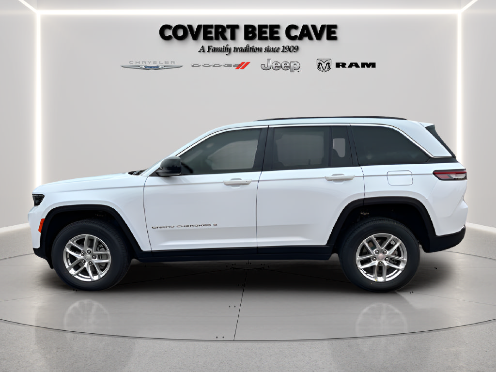 New 2026 Jeep Grand Cherokee Laredo RWD image 6