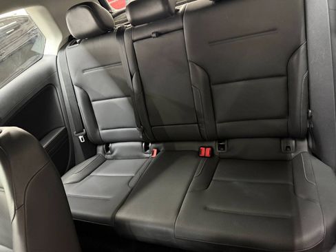 Used 2015 Volkswagen Golf 2-Door FWD image 13