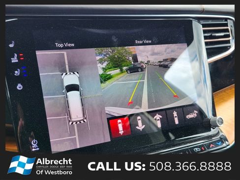 Used 2024 Jeep Grand Wagoneer L Series III AWD/4WD image 25