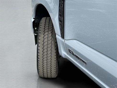 New 2026 Ford F250 Platinum w/ FX4 Off-Road Package image 46