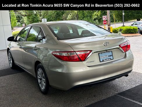 Used 2017 Toyota Camry LE FWD image 5