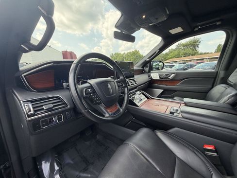 Used 2024 Lincoln Navigator Reserve AWD/4WD image 15