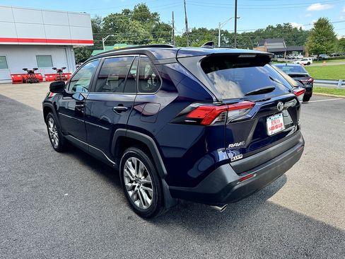 Certified 2023 Toyota RAV4 XLE Premium AWD/4WD image 6