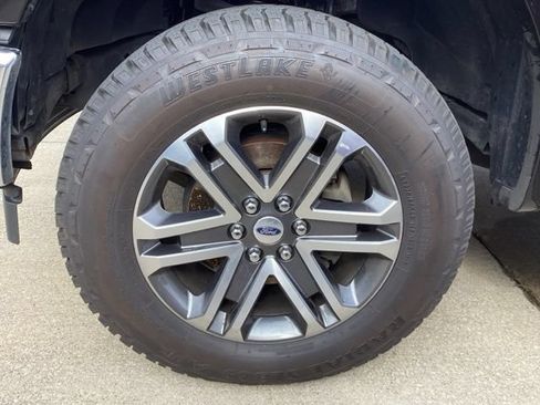 Used 2017 Ford F150 Lariat w/ Equipment Group 502A Luxury AWD/4WD image 5