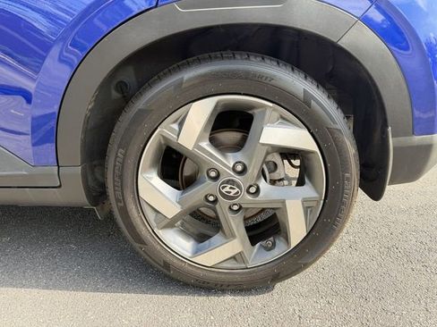 Used 2024 Hyundai Venue Limited FWD image 42