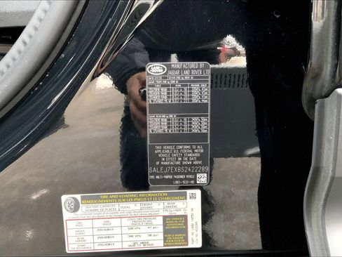 Used 2025 Land Rover Defender 110 S image 33