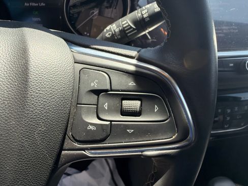Used 2022 Buick Encore GX Select w/ Sport Touring Package FWD image 17