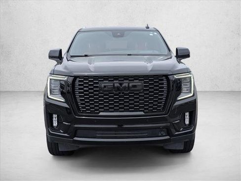 Used 2023 GMC Yukon XL Denali Ultimate AWD/4WD image 2
