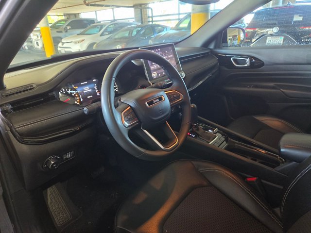 Used 2023 Jeep Compass Latitude AWD/4WD image 10