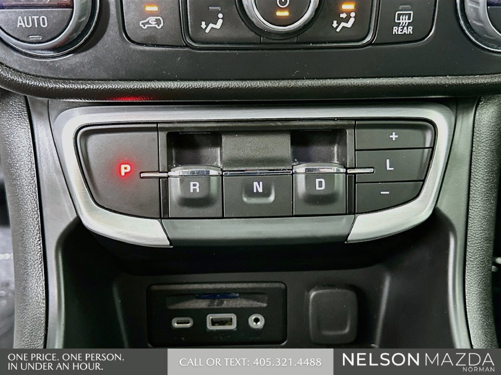 Used 2024 GMC Terrain SLT AWD/4WD image 18