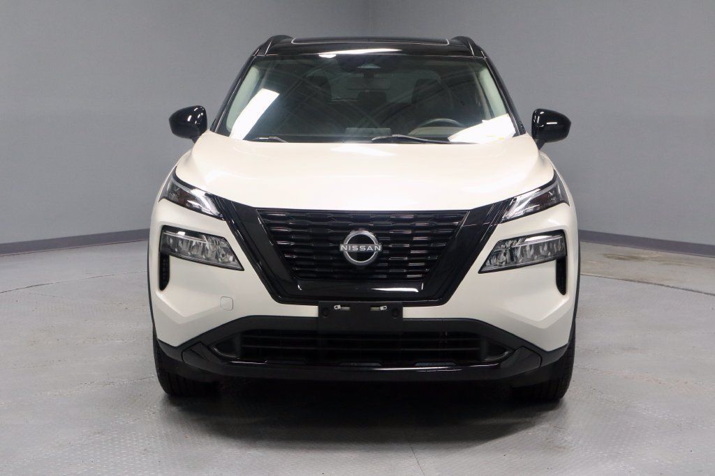 Certified 2023 Nissan Rogue SV w/ SV Premium B Package AWD/4WD image 6