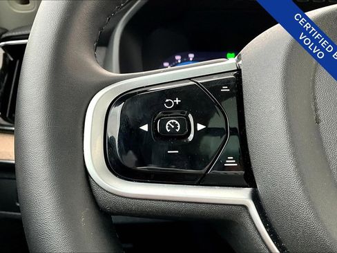 Certified 2025 Volvo XC90 B6 Plus image 26