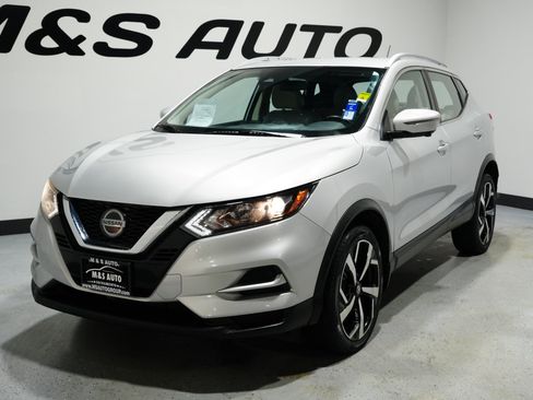 Used 2020 Nissan Rogue Sport SL image 3